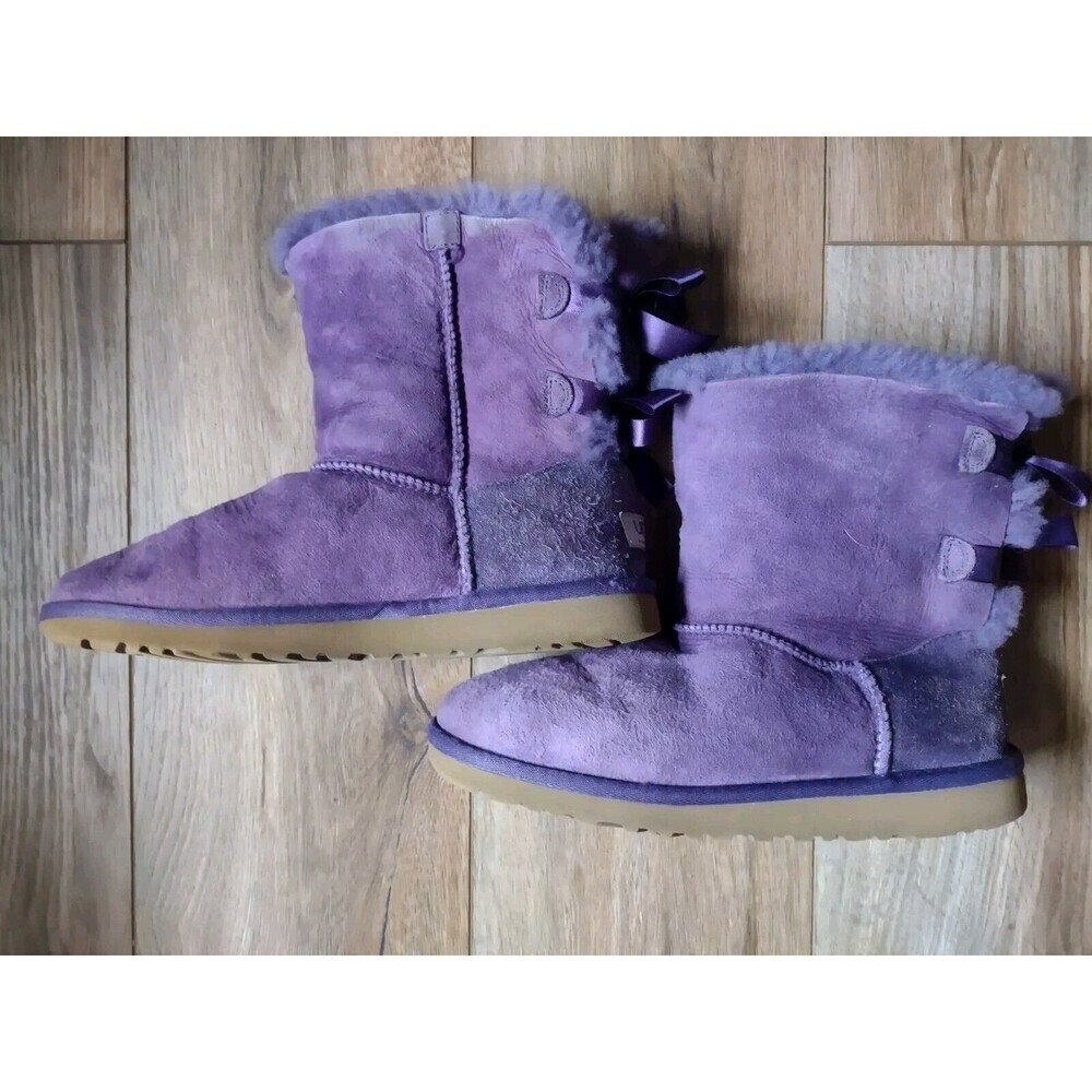UGG Size 6 Short Bailey Bow II Purple Suede Fur Boots Warm Winter Fall Fashion